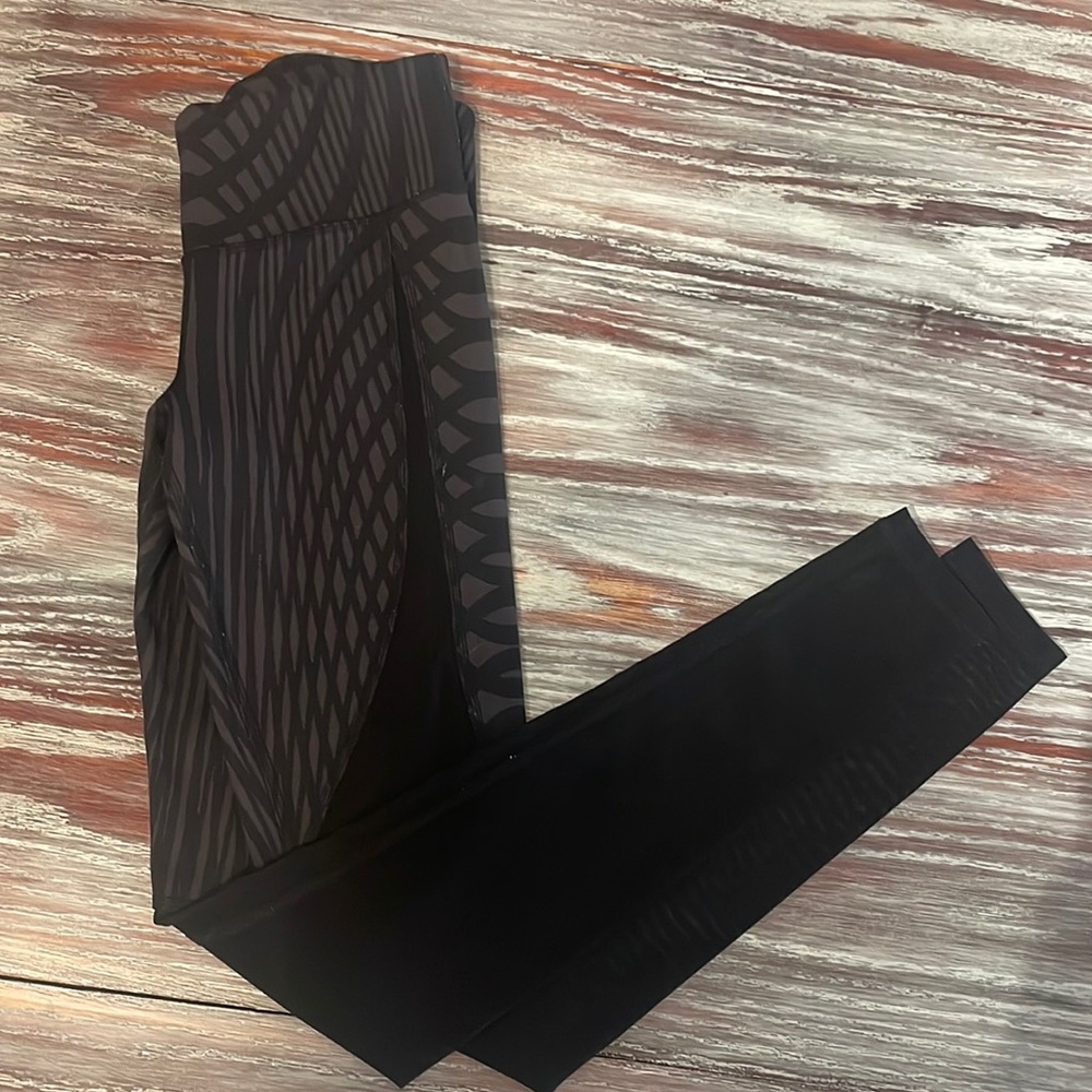 Alo yoga style leggings